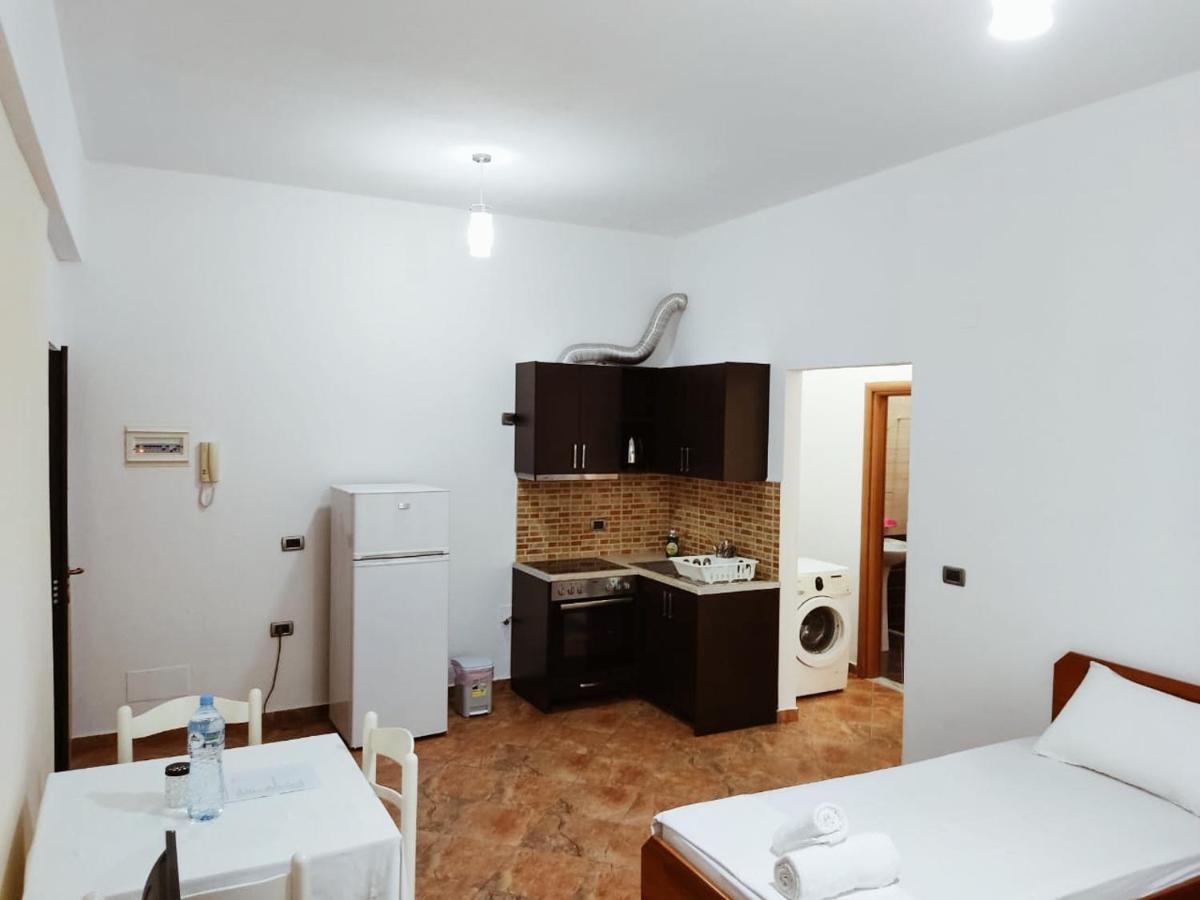 El Rio Apartments Sarandë Exterior foto